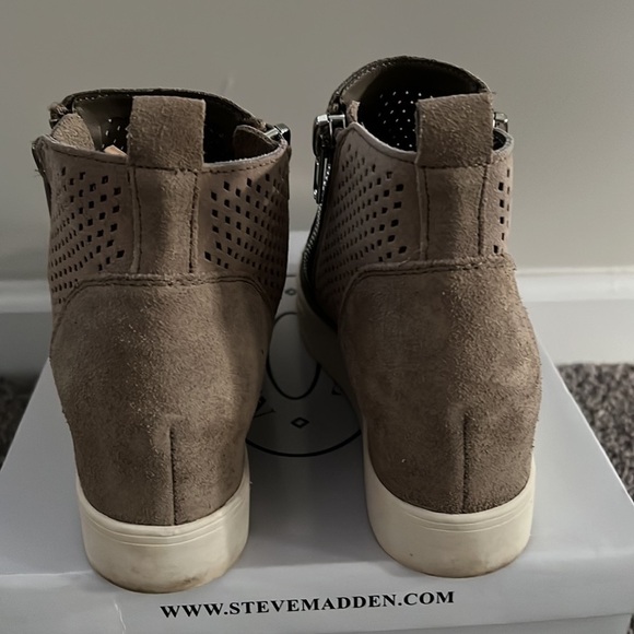 Steve Madden Wedgie Boot Size 7.5 - Picture 6 of 10